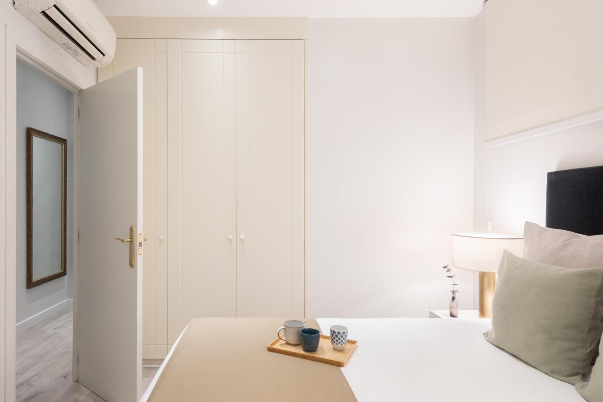 Carretas Apartments Мадрид Екстер'єр фото
