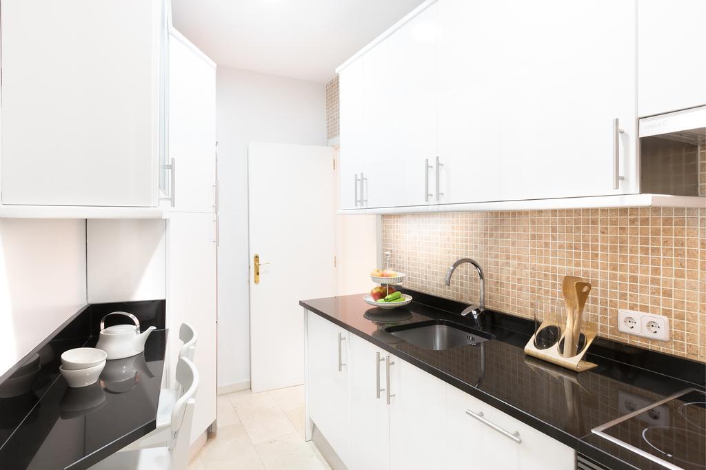 Carretas Apartments Мадрид Екстер'єр фото