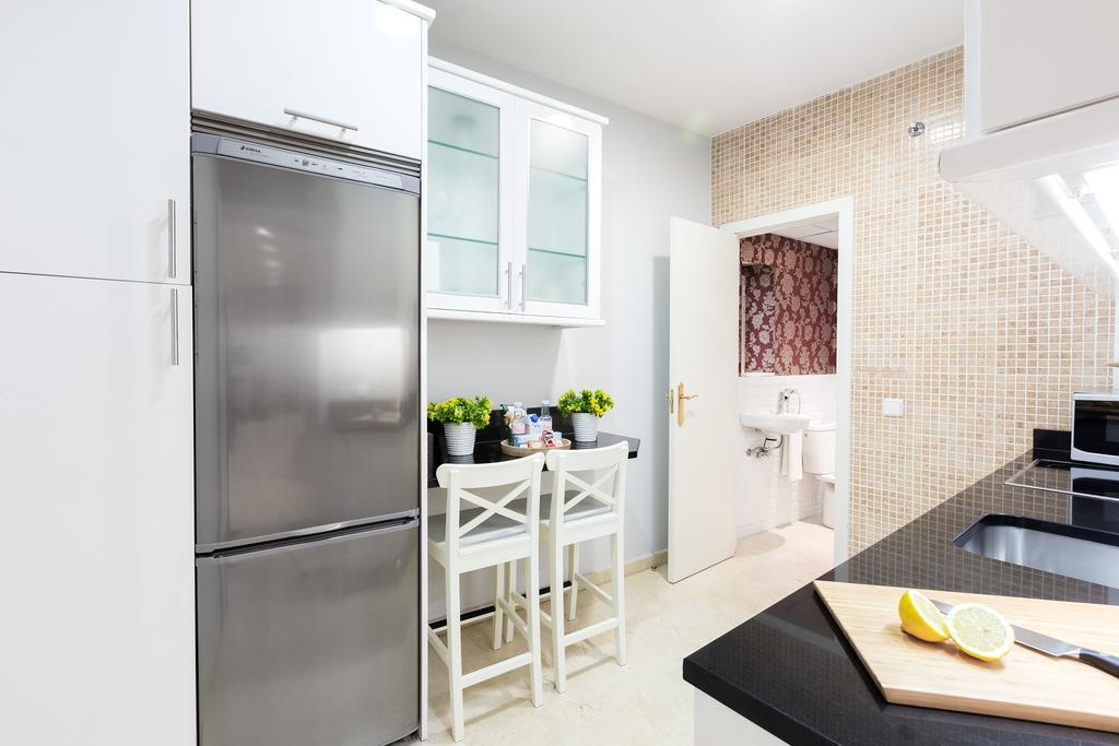 Carretas Apartments Мадрид Екстер'єр фото