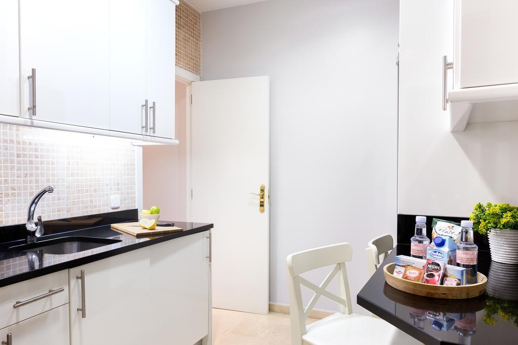 Carretas Apartments Мадрид Екстер'єр фото